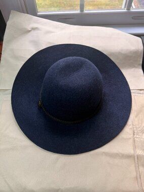 Women's Wide Brim Felt Hat
